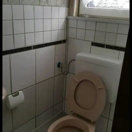 Dachgeschoss Strasse Apartment *