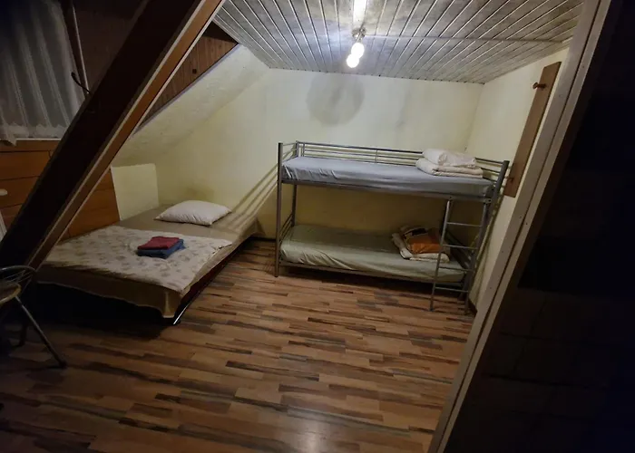 Dachgeschoss Strasse Daire *