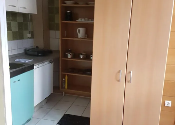 Daire Dachgeschoss Strasse *